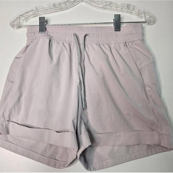 Lululemon Spring Break Away Short *4-way Stretch 3"
Light Chrome color Size 4 - Picture 13 of 15